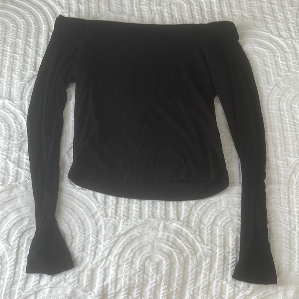 Black Off-Shoulder Long Sleeve Top